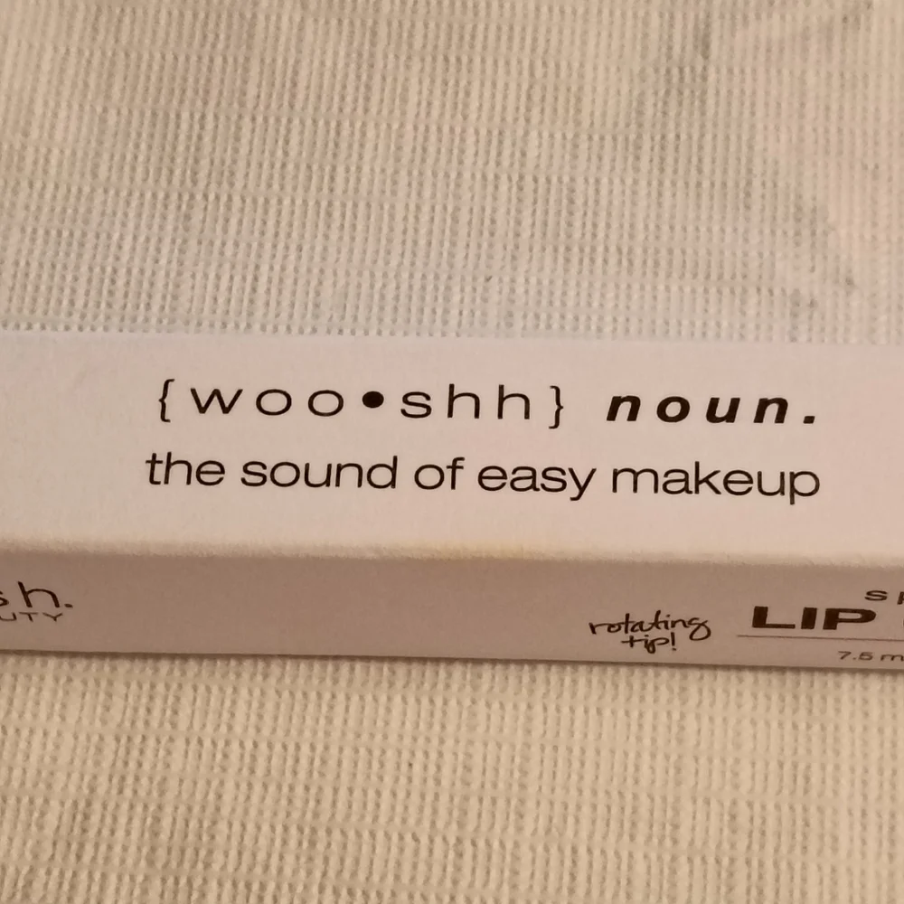 Woosh Beauty Spin On Lip Gloss Glimmer NIP